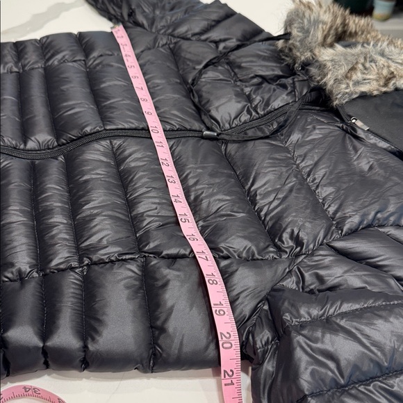 Andrew Marc Black Puffer Coat with Faux Fur Trim M - Picture 8 of 10